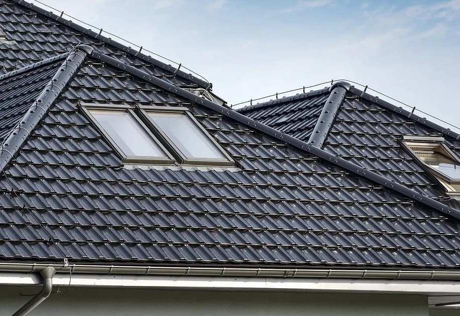 Dachówka ceramiczna czy cementowa: co wybrać, aby nie żałować decyzji? Dachówka ceramiczna czy cementowa: co wybrać, aby nie żałować decyzji?